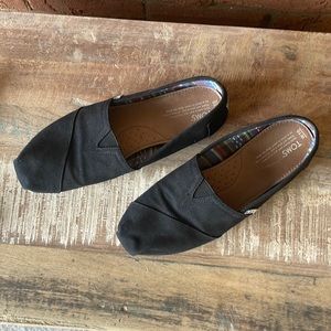 Toms women 10 black flats like new